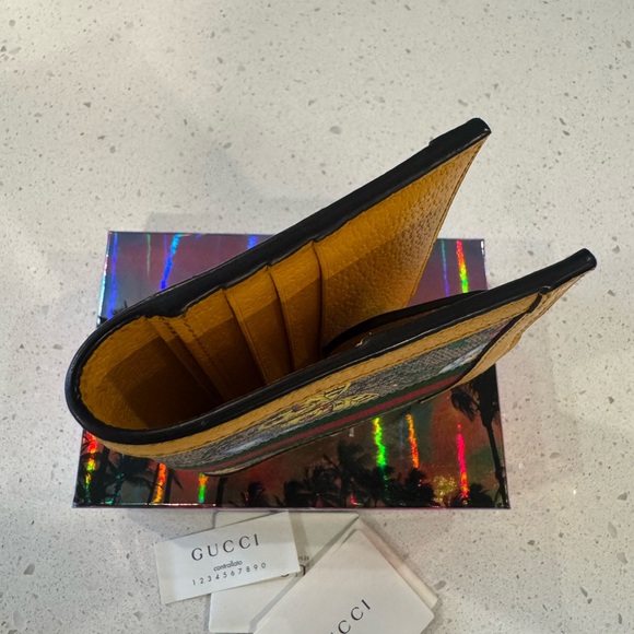 GUCCI Flora Passport Holder wallet - Picture 4 of 6